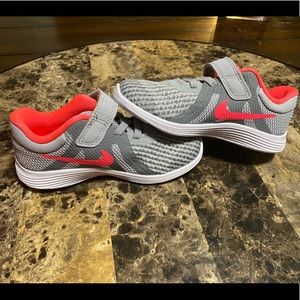 Nike girl shoes